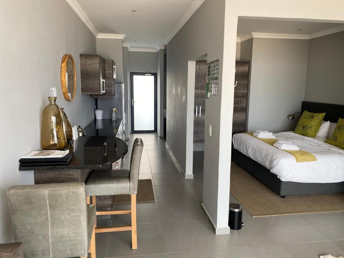 Apartment 32, Bay View Suites Langstrand Екстериор снимка