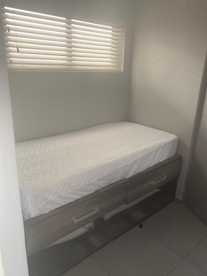 Apartment 32, Bay View Suites Langstrand Екстериор снимка
